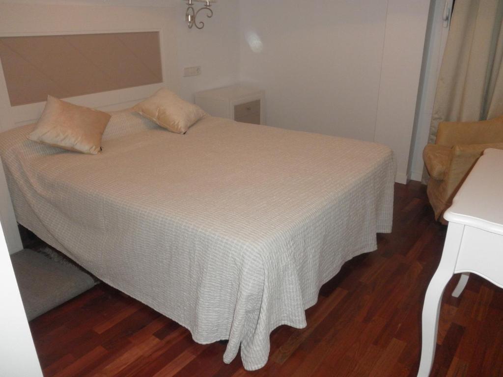 Hostal Dona Blanca Сигуенца Екстериор снимка